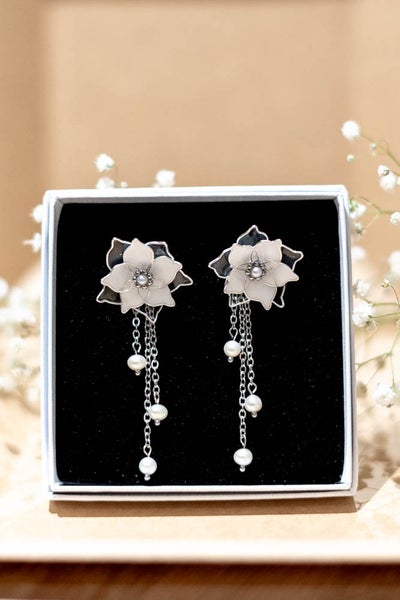 Selene  korvakorut ter&auml;s(useita v&auml;rej&auml;)