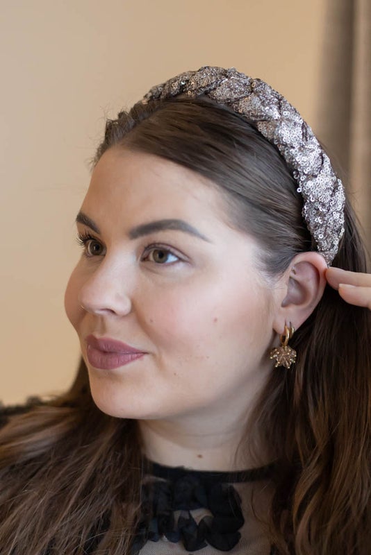 Leonora  korvakorut ter&auml;s (useita s&auml;vyj&auml;)