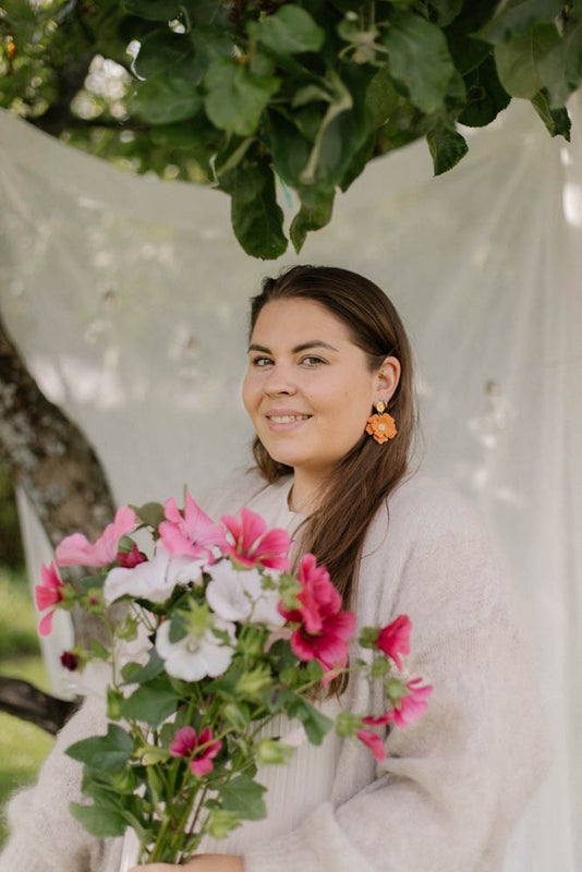 Aava  korvakorut  ter&auml;s (useita s&auml;vyj&auml;)