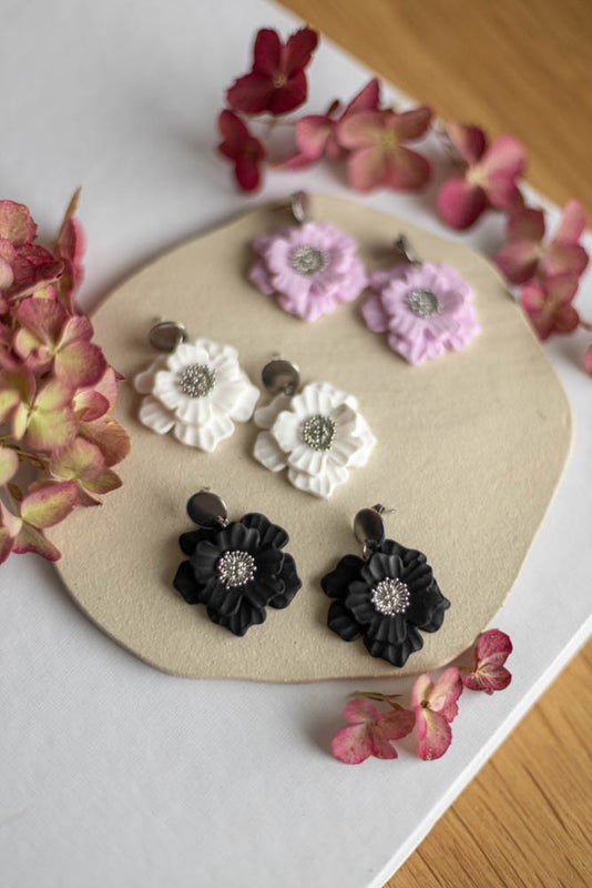 Aava  korvakorut  ter&auml;s (useita s&auml;vyj&auml;)