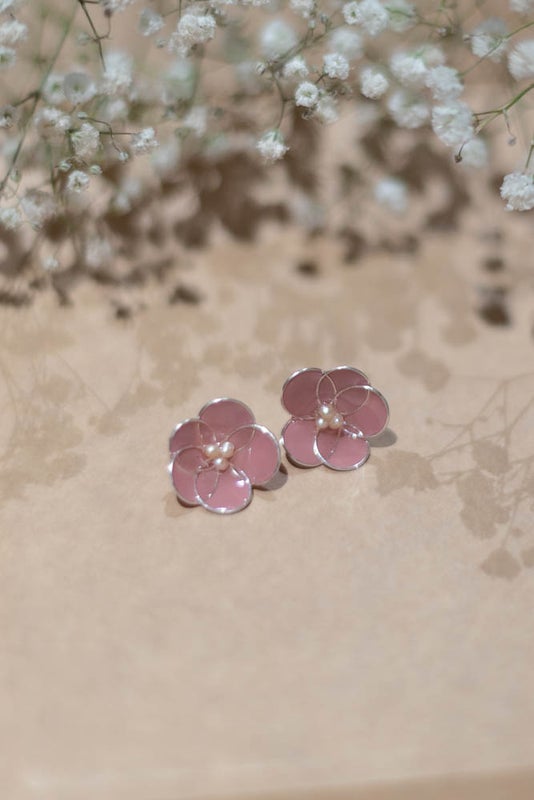 Maj korvakorut ter&auml;s (useita v&auml;rej&auml;)