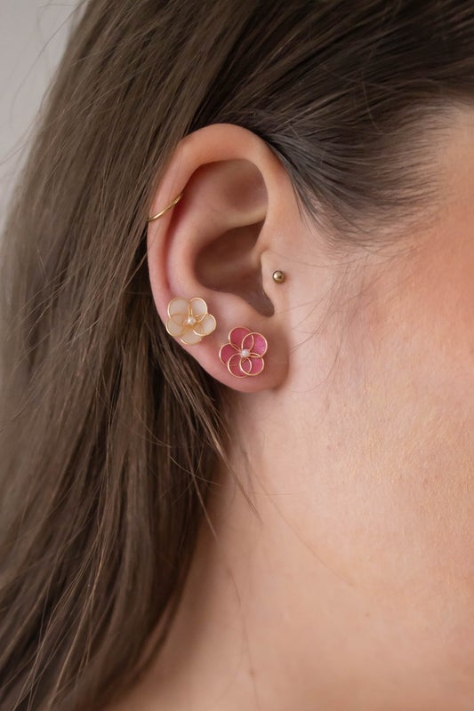 Viola nappi  korvakorut ter&auml;s (useita s&auml;vyj&auml;)