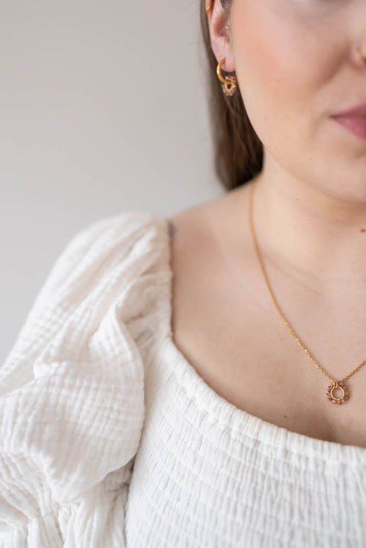 Elea mini  korvakorut kulta (useita v&auml;rej&auml;)