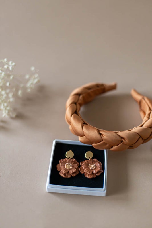 Leia hiuspanta satiini (useita v&auml;rej&auml;)